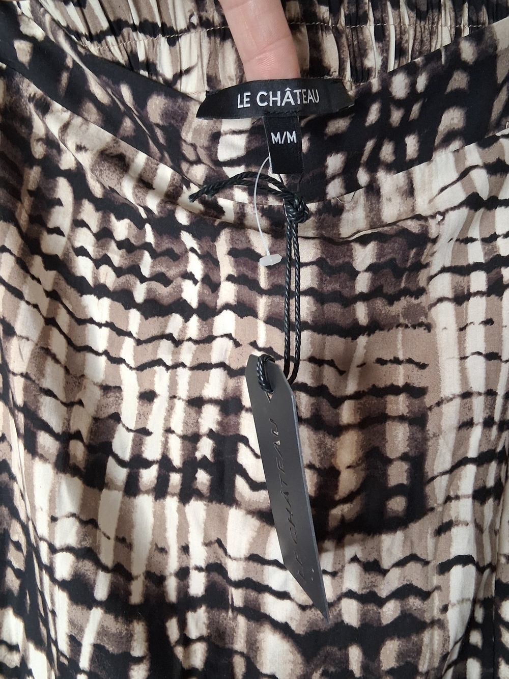 Le Château Abstract Print Maxi Skirt Front Slit NWT M - Picture 5 of 6